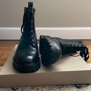 Black Crown Vintage lace-up combat boots